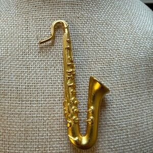 Kenneth Jay Lane Gold Saxophone Pin